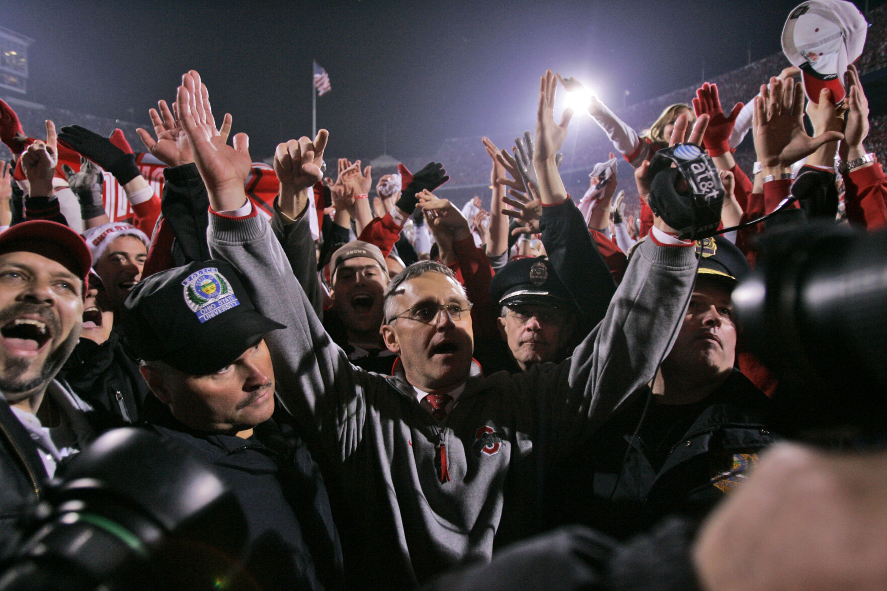 2006: No. 1 Ohio State edges No. 2 Michigan in regular-season finale